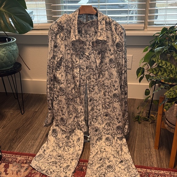 Nasty Gal, black and white floral pajama set, Size 6 - Picture 2 of 5